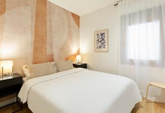 Olala Urban Chill Apartments has Balcony rooms