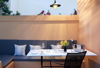 Nido, Mar-Bella Collection has rooms with a private hot tub