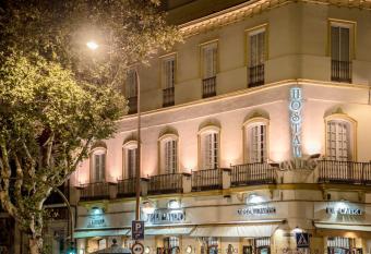 Hostal El Cairo allows 18 year olds to book a room