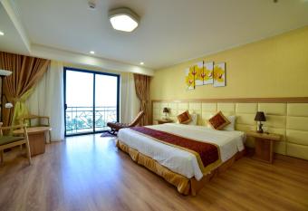 Ruby Hotel has Balcony rooms