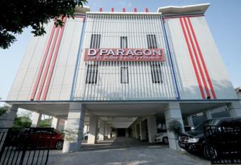 D Paragon Manduro allows 18 year olds to book a room