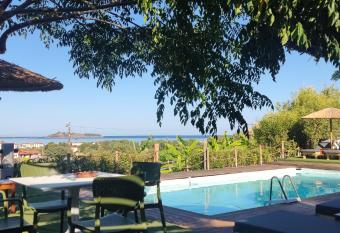 Troyan Hill Apartments allows 18 year olds to book a room