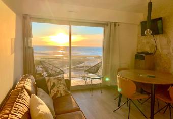 Le Wim heureux Plage has Balcony rooms