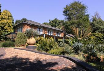 Serene Place Guest House & Conference Venue AFFORDABLE LUXURY WITH BACKUP POWER allows 18 year olds to book a room