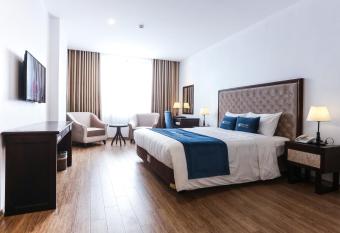 Song Loc Luxury Hotel has Balcony rooms