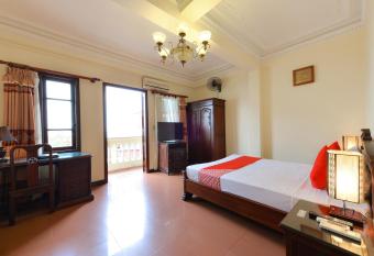 Lucky 2 Hotel & Travel allows 18 year olds to book a room