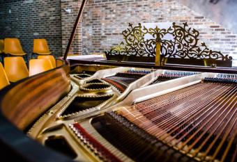 Piano B&B + Coworking has Balcony rooms