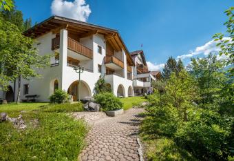 Aparthotel Muchetta allows 18 year olds to book a room