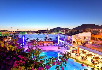 Tropicana Beach has Balcony rooms