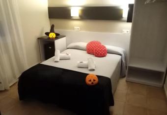 Hostal Termes has Balcony rooms