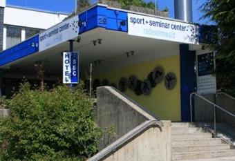SSC Sport+Seminarcenter Radevormwald allows 18 year olds to book a room