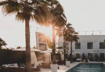 Palmyard Hotel has Balcony rooms