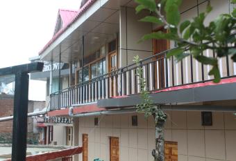 THE GROOVE GARDEN DHANOLTi has Smoking/Balcony rooms