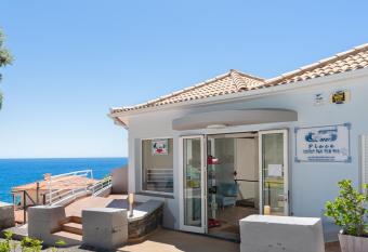 TarmarPlace has Balcony rooms