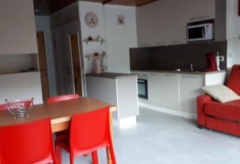 r  sidence Le Plat   has Balcony rooms