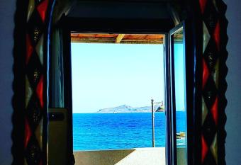 Ajamola has Balcony rooms