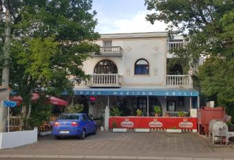 Apartments Hugo has Balcony rooms