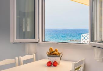 Seaview House Mandrakia allows 18 year olds to book a room