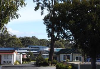 Moomba Holiday and Caravan Park allows 18 year olds to book a room