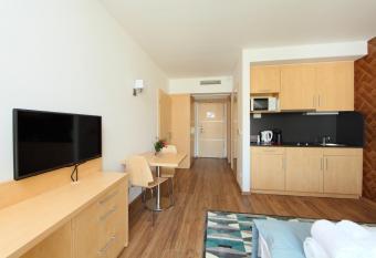 Holiday Exclusive Apartman Balatonf  red has Balcony rooms