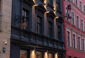 Forums Boutique Hotel allows 18 year olds to book a room