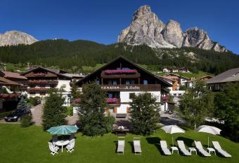 Mountain B&B - La Scalira allows 18 year olds to book a room