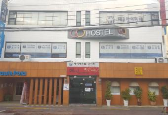 Go Hostel has Balcony rooms