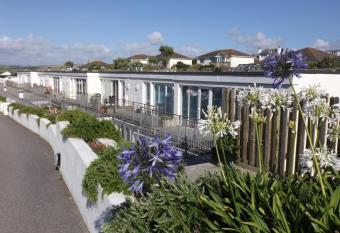 Ohana House has Balcony rooms