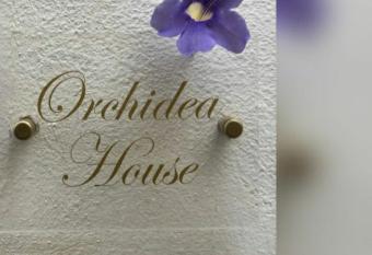 Casa Orchidea allows 18 year olds to book a room