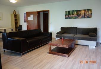 Apartment K  nig has Balcony rooms