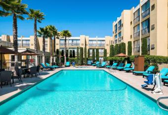 Four Points by Sheraton San Rafael Marin County has Balcony rooms