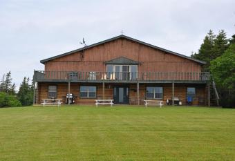 Powley's Wild Goose Lodge has Balcony rooms
