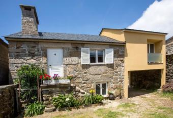 Casa Amarela has Balcony rooms