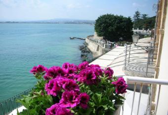 Casa vistamare Alfeo has Balcony rooms