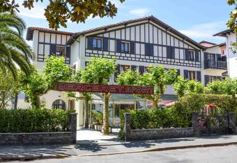 Logis Hotel & Restaurant Bergeret Sport has Balcony rooms