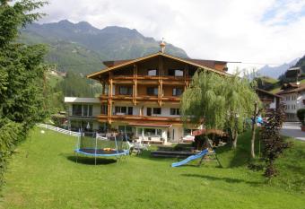 Sportalm has Balcony rooms