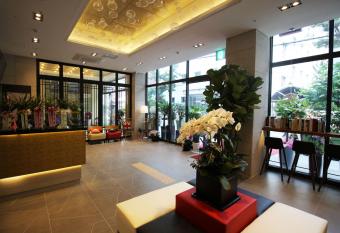 Seoul N Guesthouse Dongdaemoon allows 18 year olds to book a room