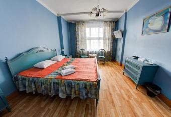 Viktorija allows 18 year olds to book a room