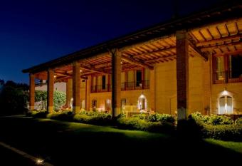 Santellone Resort has Balcony rooms