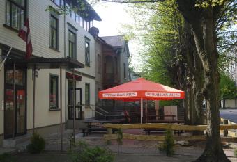 Easy Stay Apartments allows 18 year olds to book a room