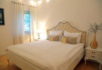 ApartHotel Vila Minka has Balcony rooms