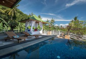 Villa Suari I has Balcony rooms