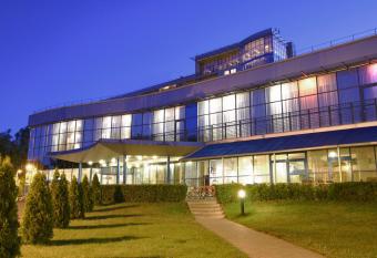 Bellevue Park Hotel Riga with FREE Parking allows 18 year olds to book a room