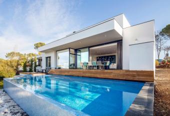 Holiday Rentals at Camiral Golf & Wellness has Balcony rooms