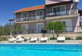 KrkaHaus has Balcony rooms