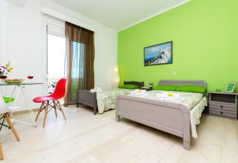 NeDa Rethymno Beach Studios allows 18 year olds to book a room
