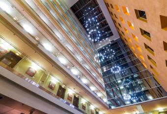 Avalon Hotel & Conferences allows 18 year olds to book a room