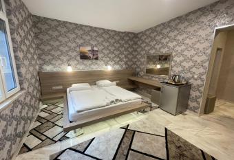 De Luxe Studio Burgas, City Center has Balcony rooms