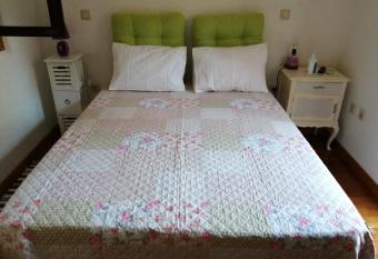 VianasHome allows 18 year olds to book a room