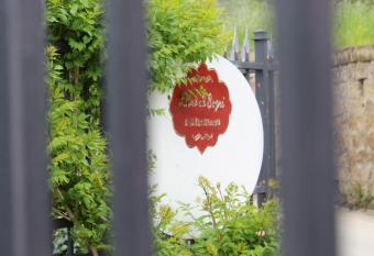 Libro di Sogni - B&B Letterario allows 18 year olds to book a room